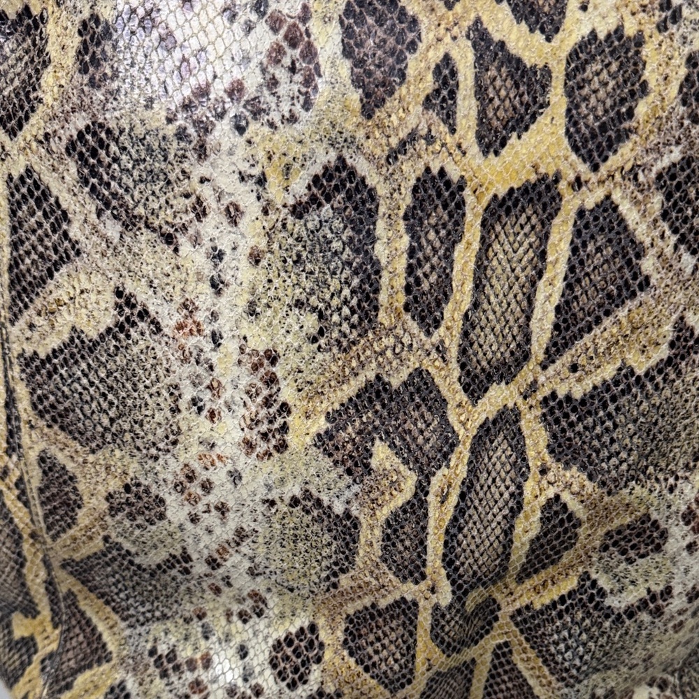 G.I.L.I. Snake-Embossed Leather Tote | Footed | Protective Plastic on Lock - Picture 4 of 10